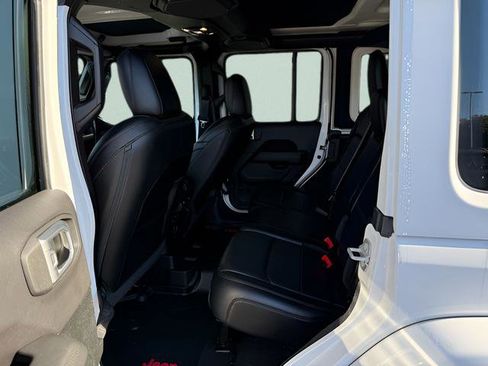 Used 2021 Jeep Wrangler Unlimited Sahara AWD/4WD image 4