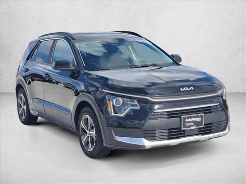 Used 2024 Kia Niro EX FWD image 3