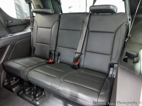 Used 2021 Chevrolet Tahoe LT w/ LT Signature Package image 12