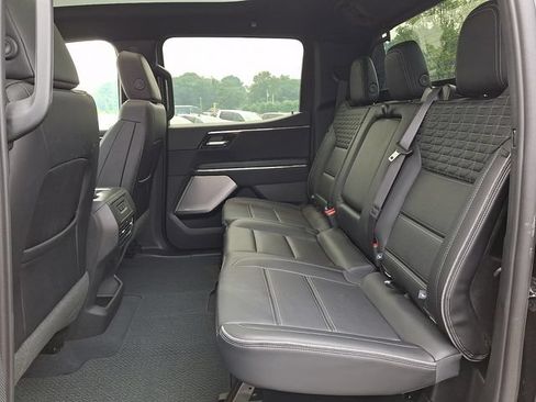 Used 2025 GMC Sierra EV Denali AWD/4WD image 19