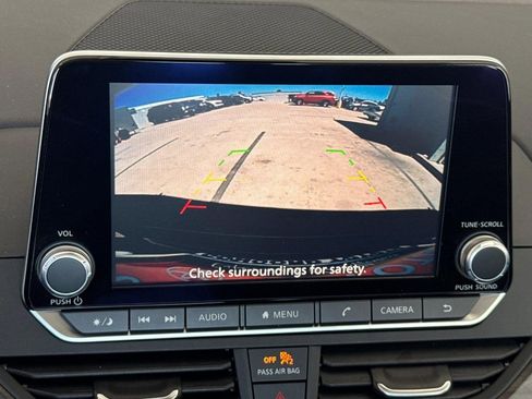 Used 2025 Nissan Altima 2.5 SV FWD image 16