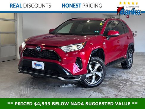 Used 2021 Toyota RAV4 SE image 1