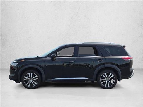 Used 2024 Nissan Pathfinder Platinum w/ Cargo Package FWD image 8