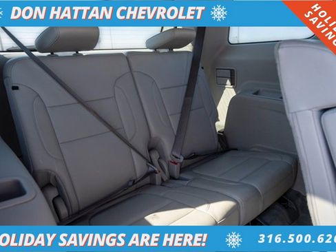 Used 2023 GMC Acadia SLT image 28