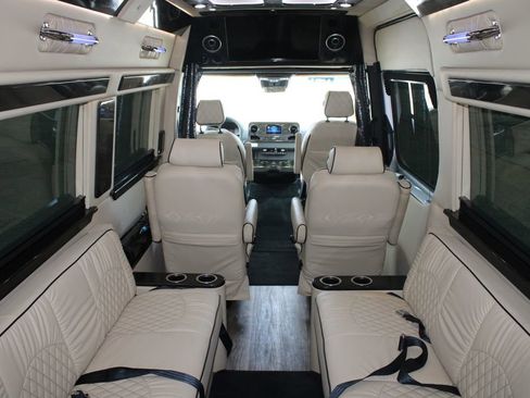 Used 2021 Mercedes-Benz Sprinter 3500 image 34