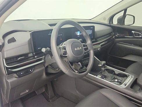 Used 2025 Kia Carnival SX Prestige image 14