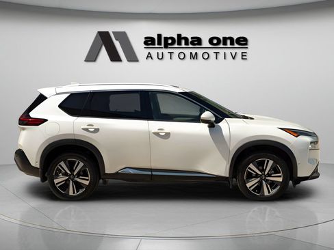 Used 2023 Nissan Rogue SL w/ SL Premium Package FWD image 4