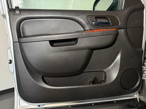 Used 2012 Chevrolet Avalanche LS w/ All-Star Edition RWD image 19