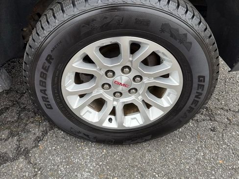 Used 2020 GMC Yukon SLT image 13