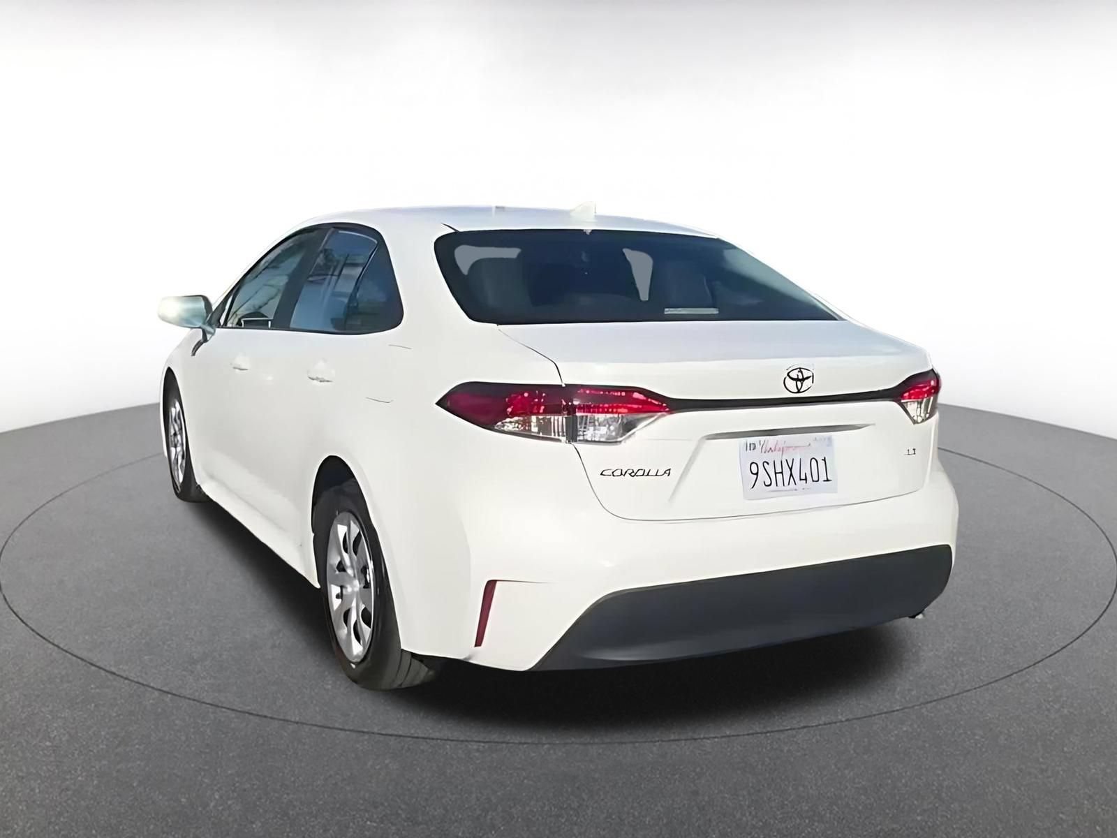 Used 2025 Toyota Corolla LE FWD image 10