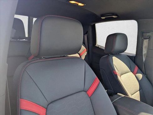 Used 2024 Chevrolet Colorado Z71 w/ Z71 Convenience Package 2 image 19