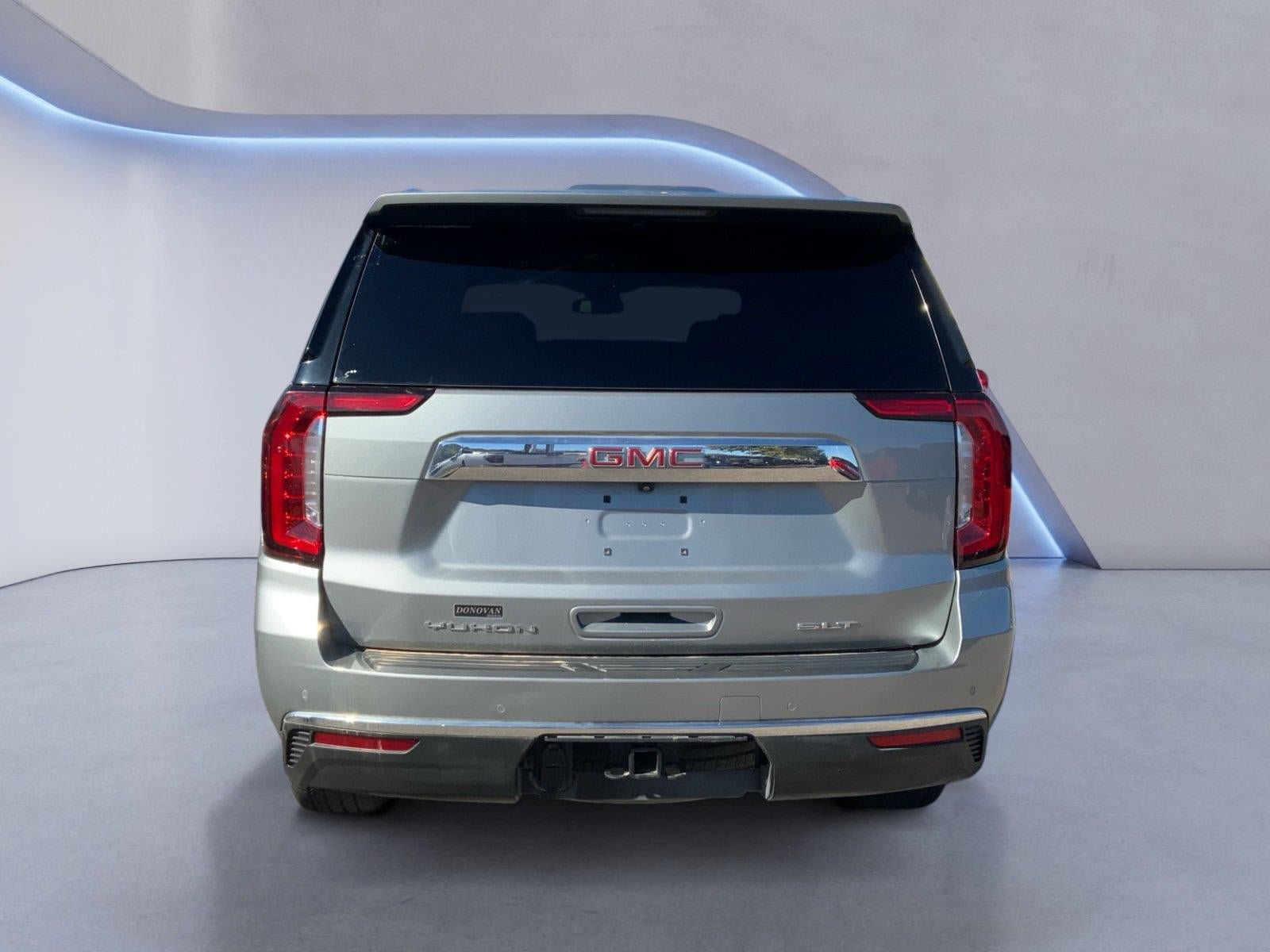 Certified 2023 GMC Yukon SLT w/ SLT Luxury Package AWD/4WD image 4