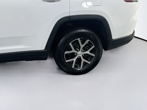 Used 2023 Jeep Grand Cherokee L Limited w/ Luxury Tech Group II AWD/4WD image 31