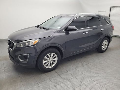 Used 2017 Kia Sorento FWD w/ LX Convenience Package image 2