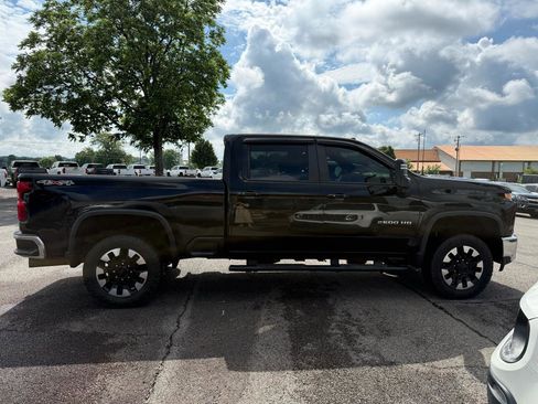 Used 2020 Chevrolet Silverado 2500 LT w/ All Star Edition AWD/4WD image 3