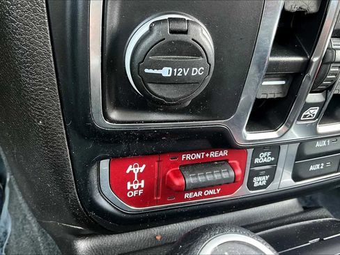 Used 2024 Jeep Wrangler Unlimited Rubicon 4xe image 33