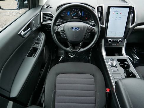 Certified 2024 Ford Edge SE w/ Black Appearance Package AWD/4WD image 12