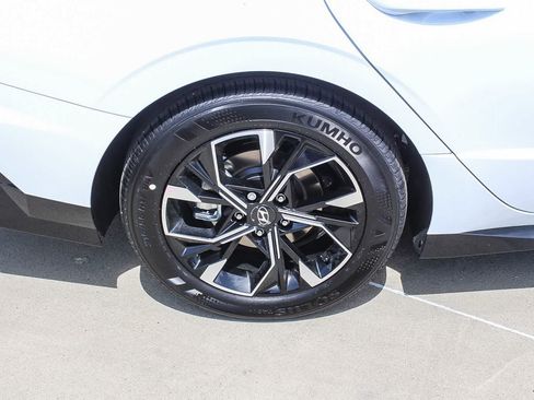 Certified 2025 Hyundai Sonata SEL FWD image 9