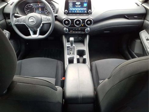 Used 2025 Nissan Sentra SV FWD image 9