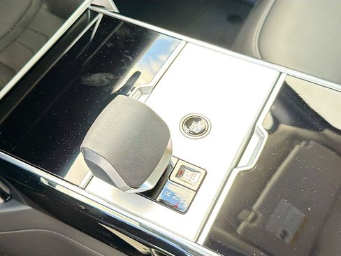 New 2025 Land Rover Range Rover SE image 32