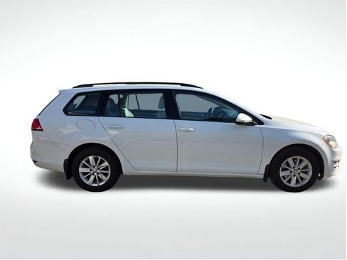 Used 2016 Volkswagen Golf Limited Edition image 10