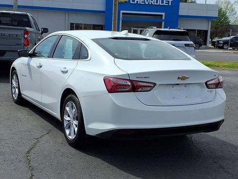 Used 2022 Chevrolet Malibu LT image 2