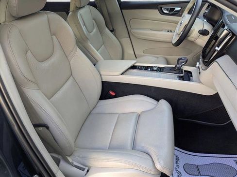 Used 2021 Volvo XC60 T5 Inscription w/ Advanced Package image 21