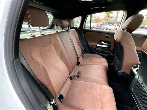 Certified 2025 Mercedes-Benz GLA 35 AMG 4MATIC image 21