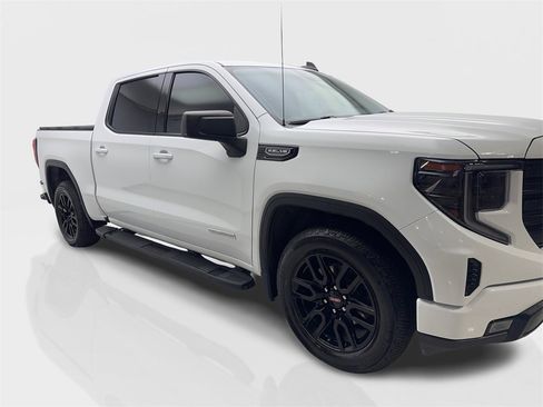 Used 2022 GMC Sierra 1500 Elevation w/ LPO, Elevation Black Package image 12