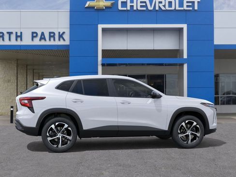 New 2026 Chevrolet Trax RS FWD image 5