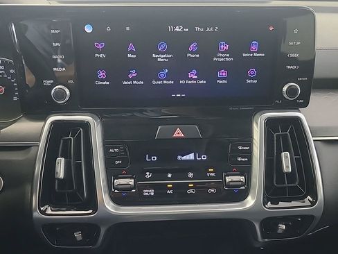 Certified 2022 Kia Sorento SX w/ Panoramic Sunroof Package AWD/4WD image 30