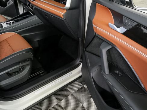 New 2026 Volkswagen Tiguan SEL R-Line AWD/4WD image 26