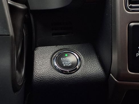 Used 2022 Ford F350 Platinum w/ FX4 Off-Road Package image 20