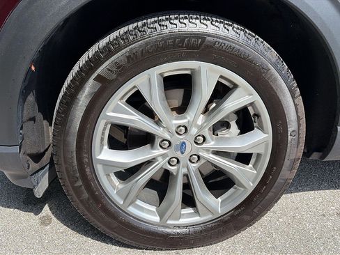 Used 2023 Ford Explorer XLT w/ Equipment Group 202A AWD/4WD image 9