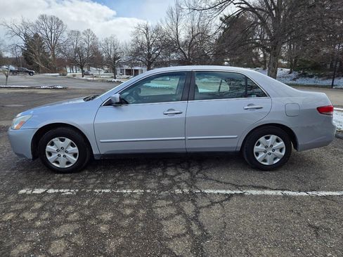 Used 2004 Honda Accord LX image 4