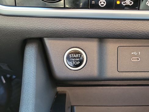 Used 2021 Nissan Rogue SV w/ Premium Package FWD image 31