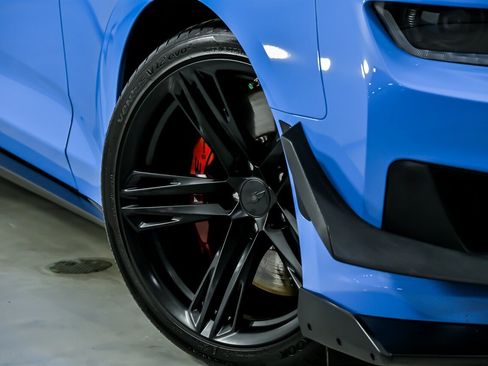 Used 2022 Chevrolet Camaro ZL1 image 4