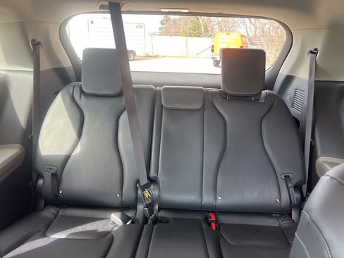 Used 2025 Kia Carnival image 35