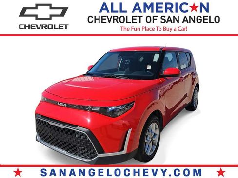 Used 2024 Kia Soul LX w/ Option Group 015 FWD image 1