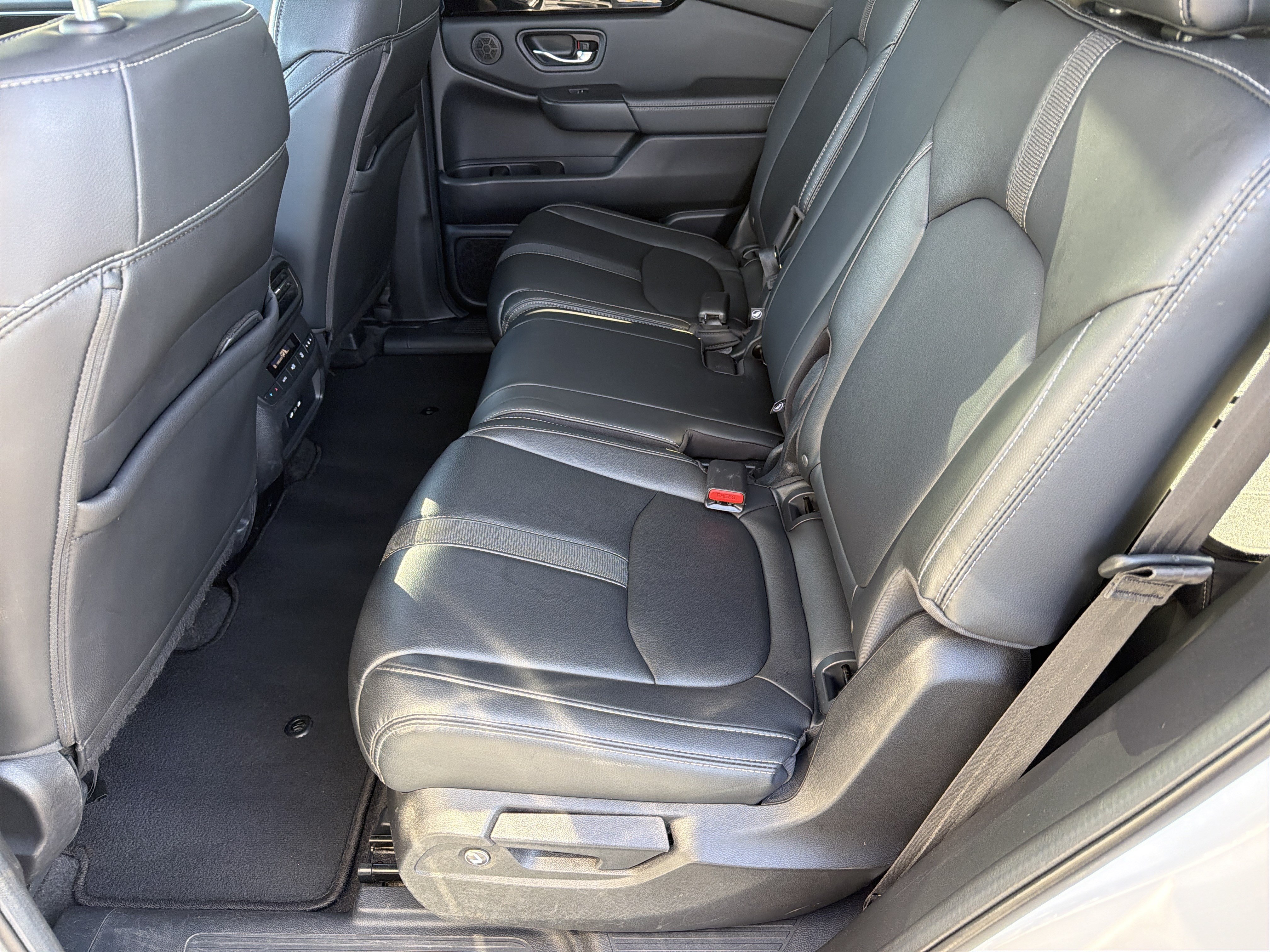 Used 2024 Honda Pilot Touring image 19