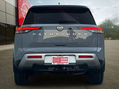 New 2025 Nissan Pathfinder Platinum image 8