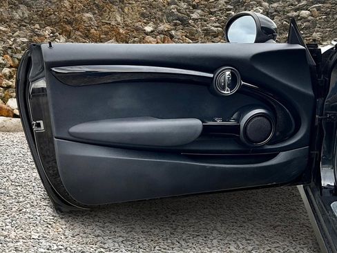 Used 2019 MINI Cooper S image 17