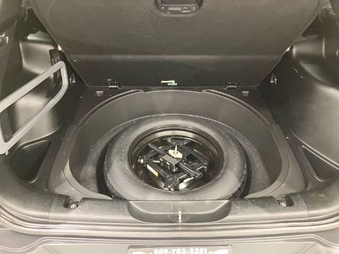 Used 2018 Jeep Cherokee Latitude w/ Altitude Package AWD/4WD image 41