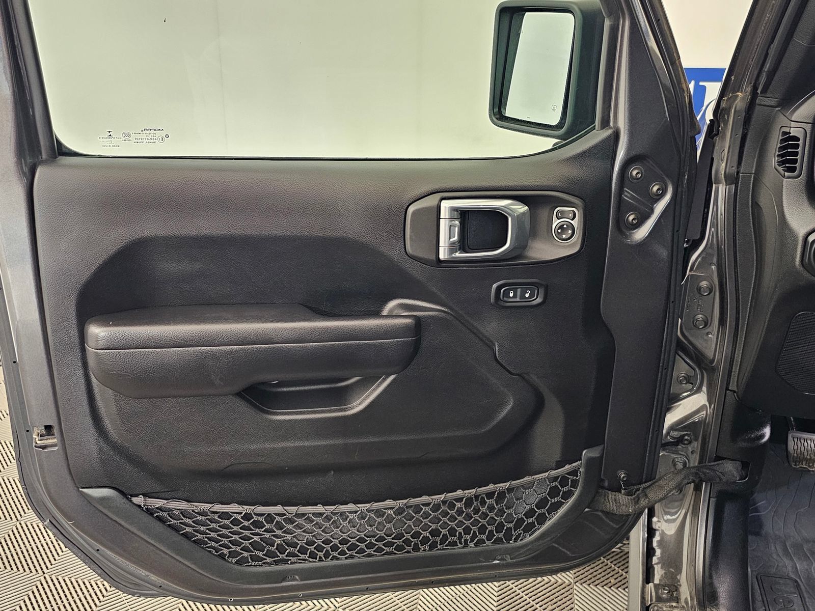 Used 2021 Jeep Gladiator Mojave w/ Safety Group AWD/4WD image 2