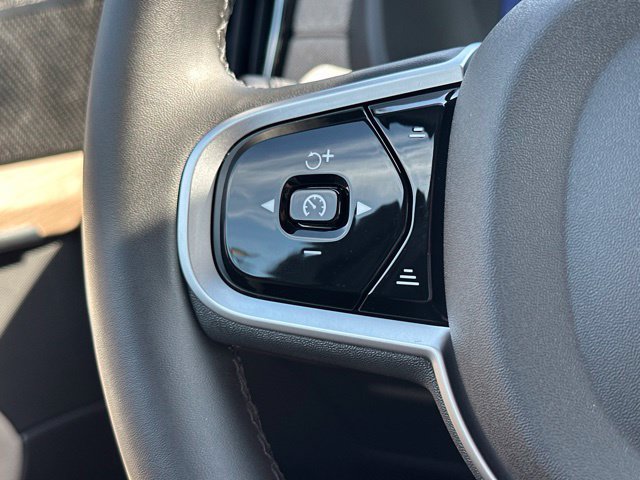 Certified 2026 Volvo XC90 B6 Plus AWD/4WD image 28