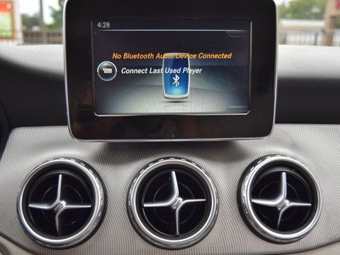 Used 2017 Mercedes-Benz GLA 250 4MATIC image 28