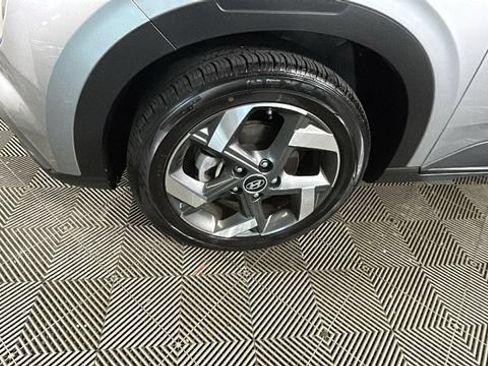 Certified 2023 Hyundai Venue SEL FWD image 9
