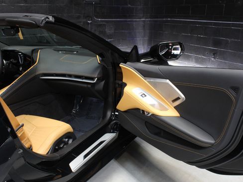 Used 2025 Chevrolet Corvette Stingray Preferred Conv w/ Z51 Performance Package image 38