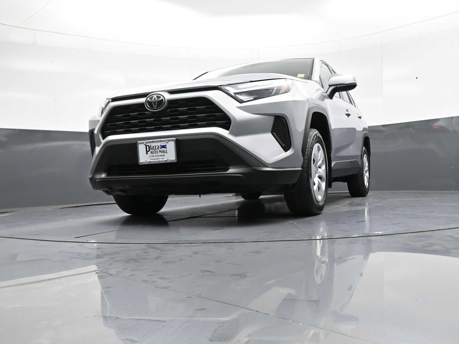 Certified 2023 Toyota RAV4 LE AWD/4WD image 24