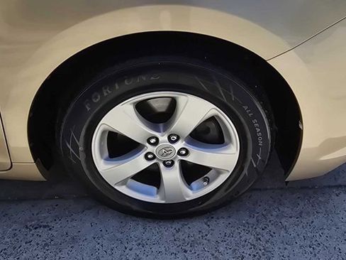 Used 2011 Toyota Sienna LE image 12